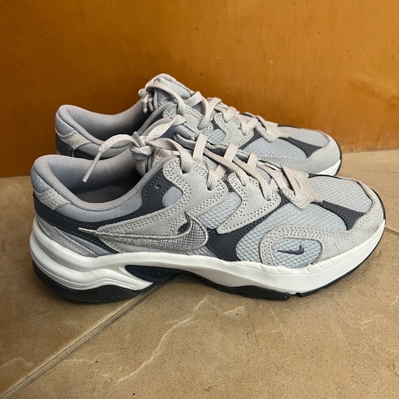 Nike AL8 Women’s Size 7.5 - Picture 1 of 4